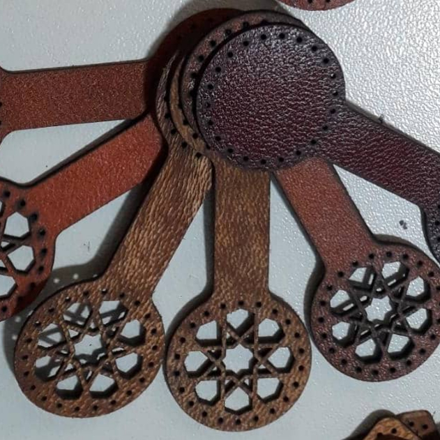 جاسویچی نیمه آماده چرم طبیعی