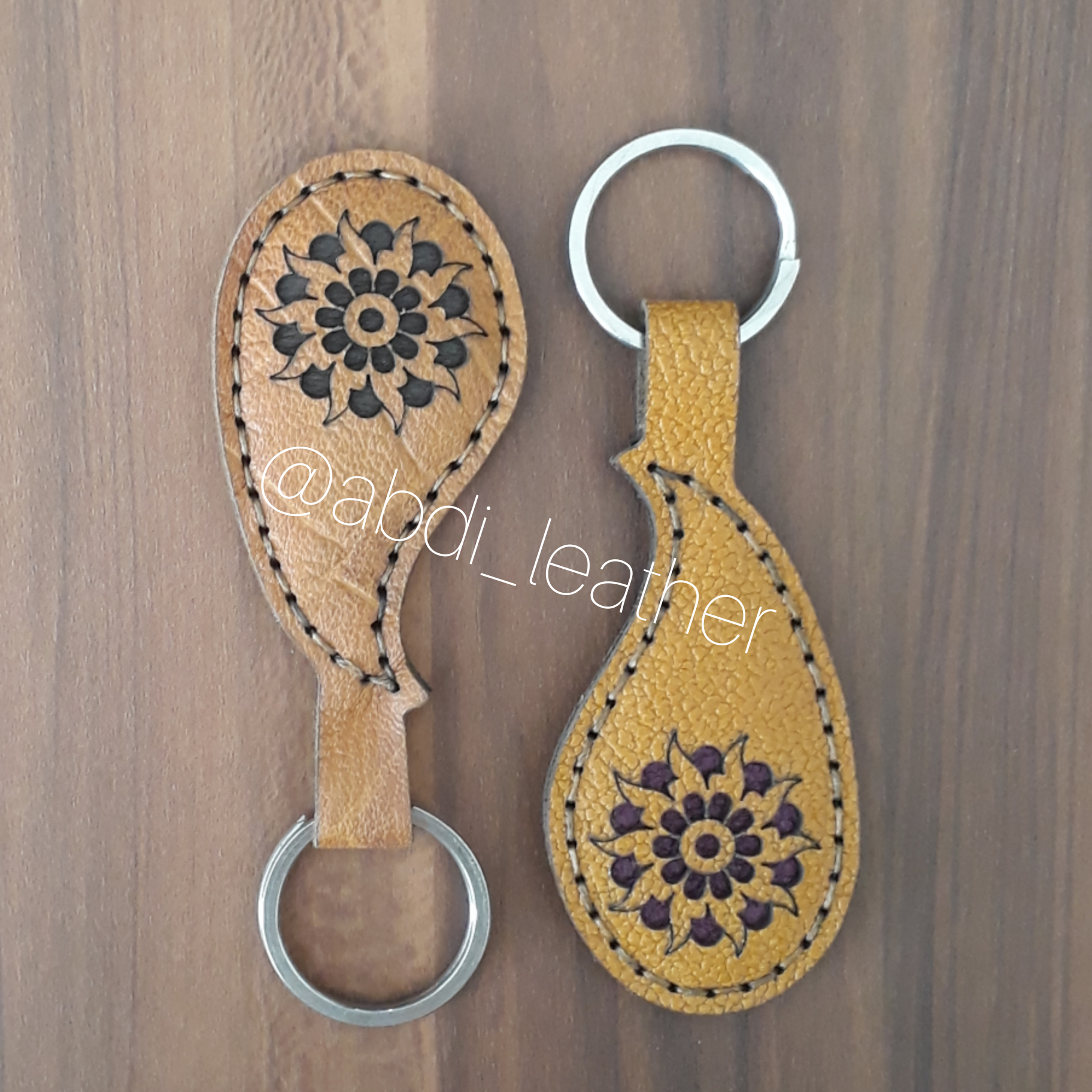 جاسویچی نیمه آماده چرم طبیعی طرح بته جقه