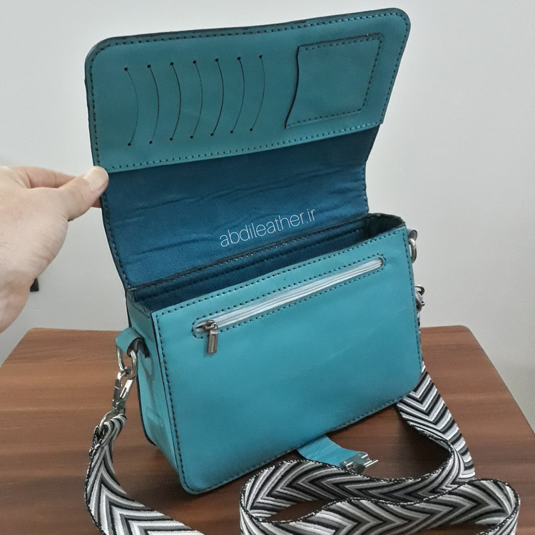 کیف دوشی چرم طبیعی دستدوز زنانه